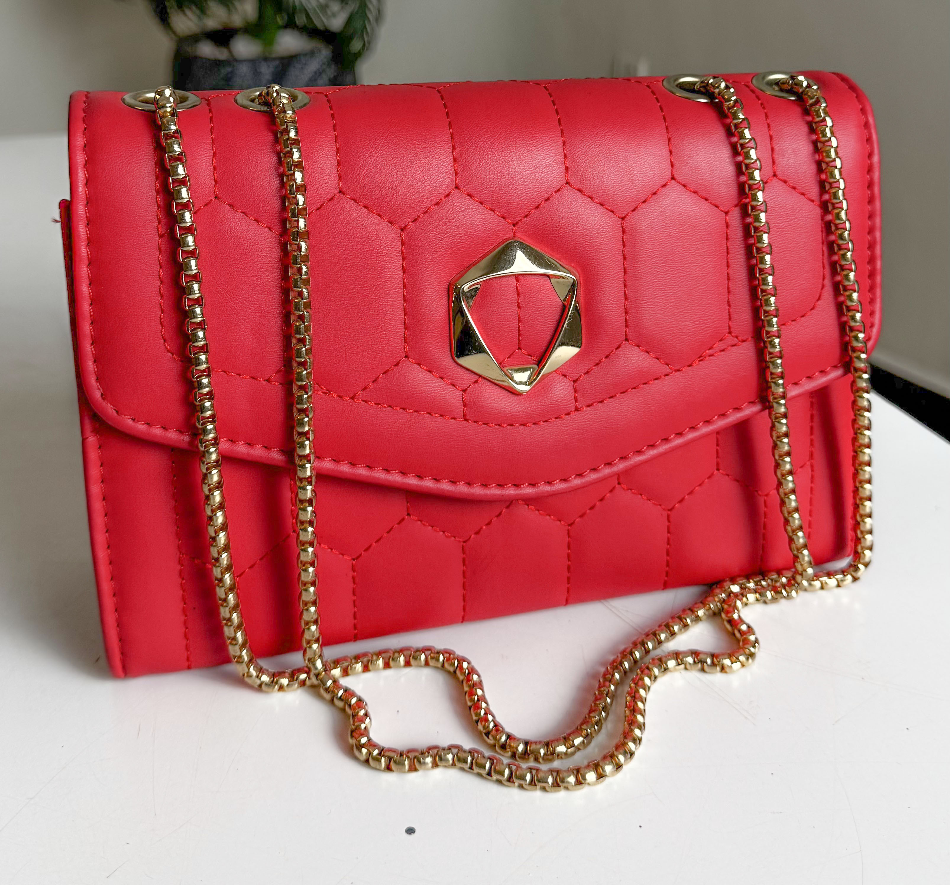 Scarlet Hexagon Quilted Chain Bag